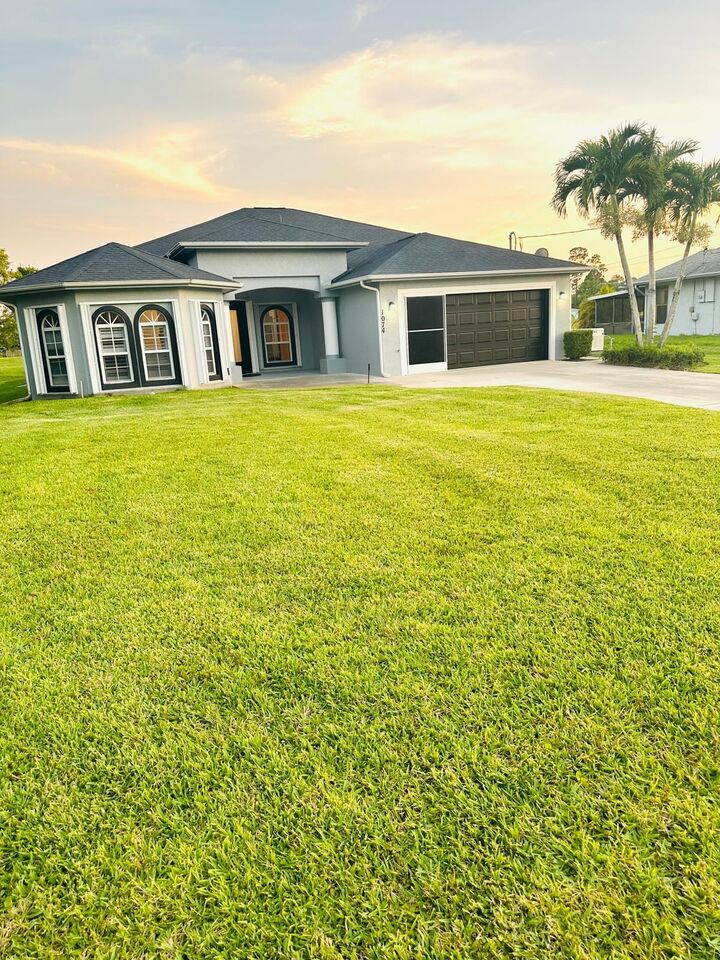 Property Photo:  1074 SW Sultan Drive  FL 34953 
