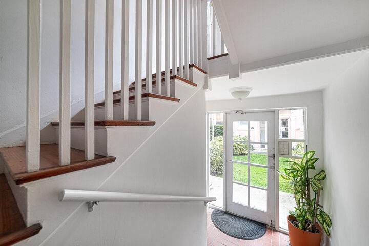 Property Photo: 758 Meridian Avenue 8 FL 33139