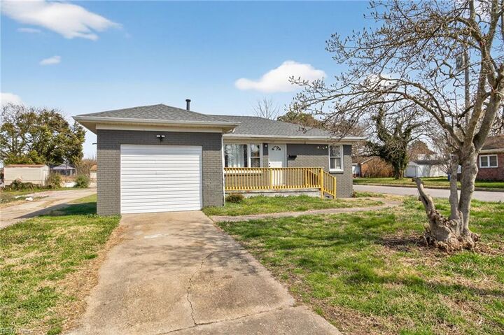 Property Photo:  600 Phillips Ave  VA 23707 