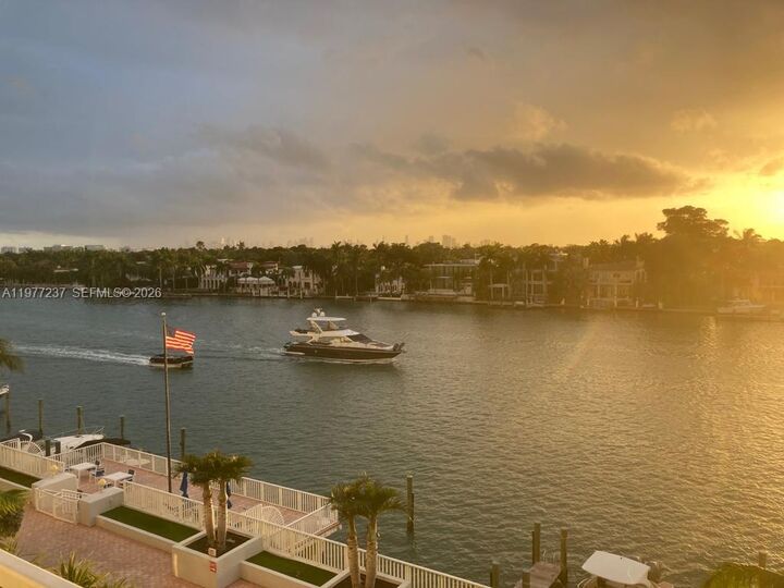 Property Photo:  5700 Collins Ave 5L  FL 33140 