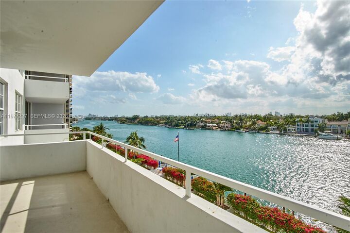 Property Photo:  5700 Collins Ave 5L  FL 33140 