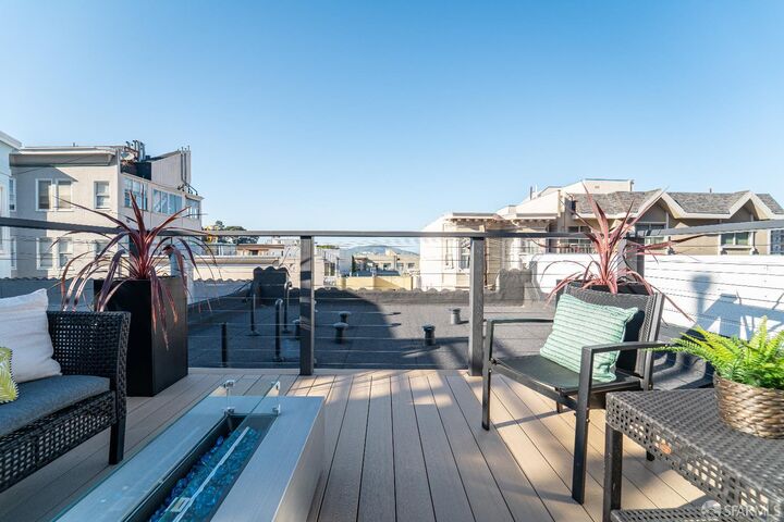 Property Photo: 165 Valparaiso Street CA 94133