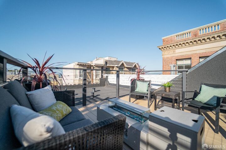 Property Photo: 165 Valparaiso Street CA 94133