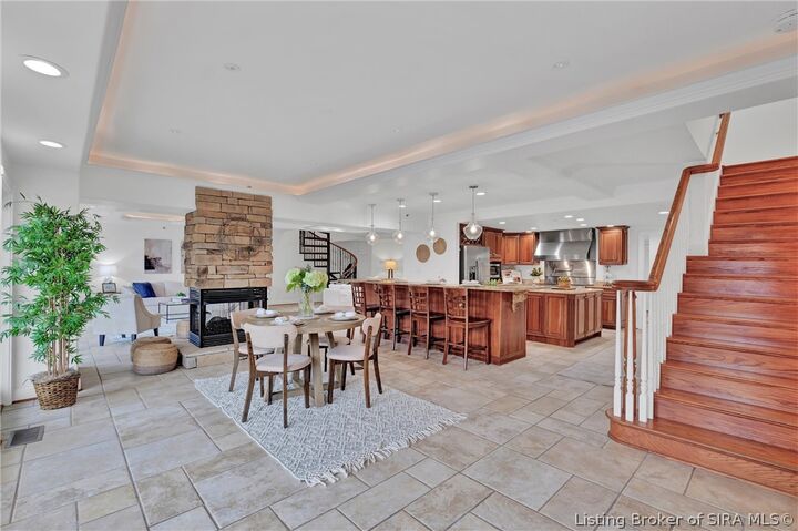 Property Photo:  606 W Riverside Drive  IN 47130 