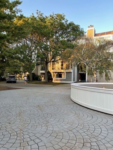 Property Photo:  69 Harbour Close 69  CT 06519 