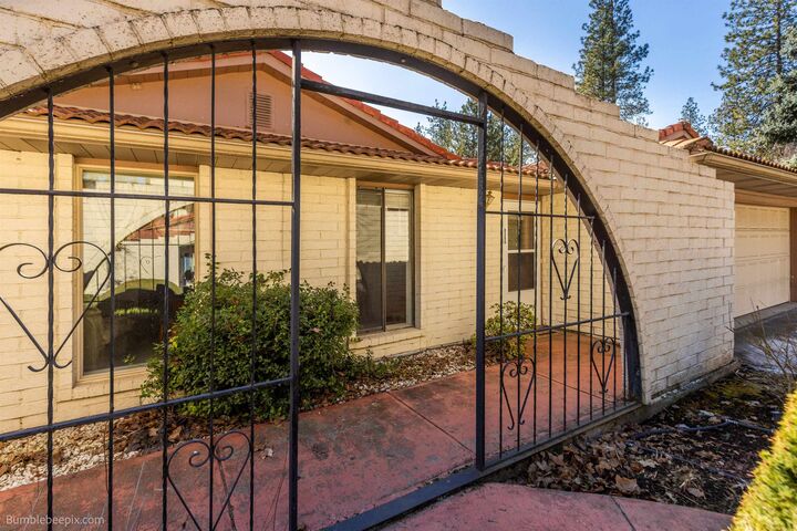 Property Photo:  8306 N Lemon Ln Unit #3  WA 99026 