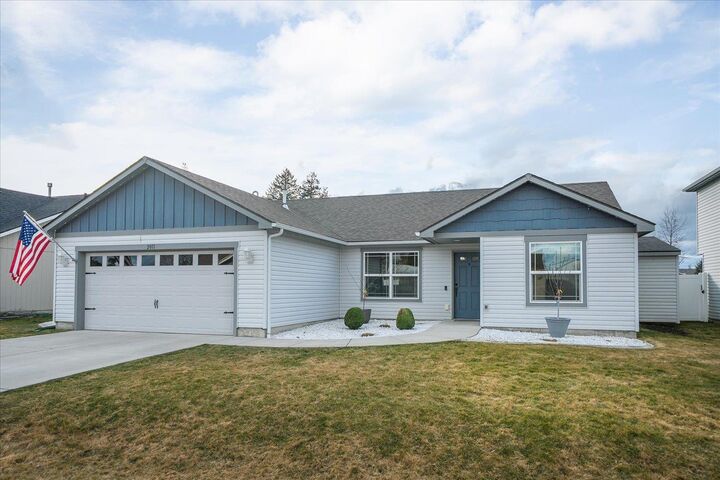 Property Photo:  2011 N Arties Ln  WA 99016 