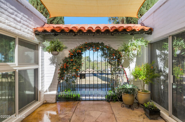 Property Photo:  731 W Las Lomitas Road  AZ 85704 