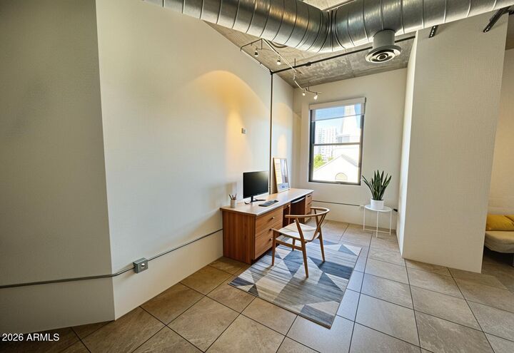 Property Photo:  21 E 6th Street 306  AZ 85281 