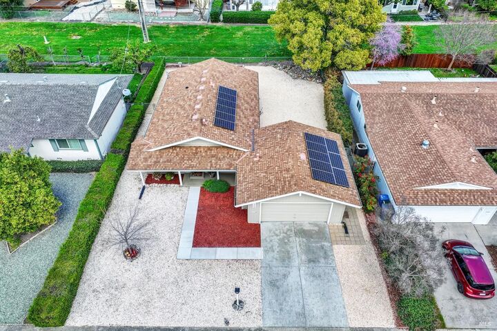 Property Photo: 129 Carlsbad Circle CA 95687