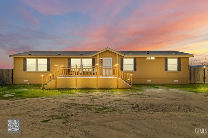 Property Photo:  28105 Clydesdale Avenue  CA 93268 