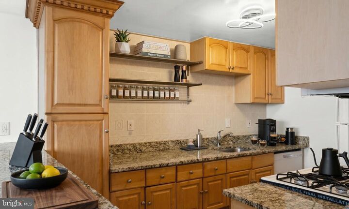 Property Photo:  4600 Duke Street 1617  VA 22304 