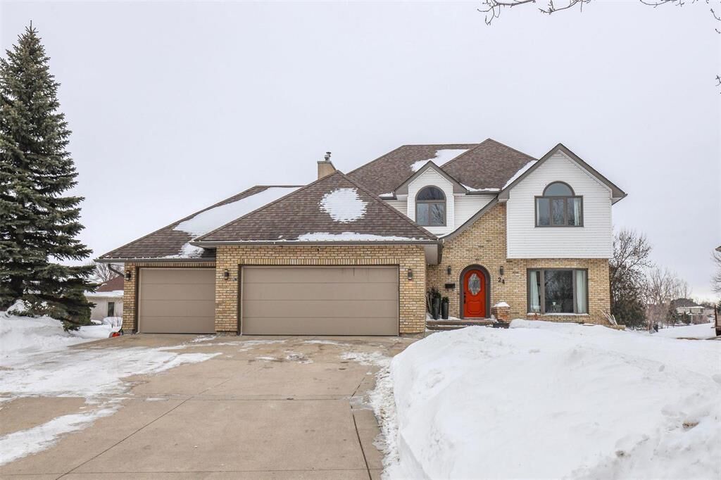 Property Photo:  24 Bluestem Cove  MB R2J 4C7 