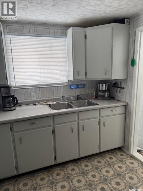 Property Photo: 692 Aqualane Avenue SK S0M 1E0