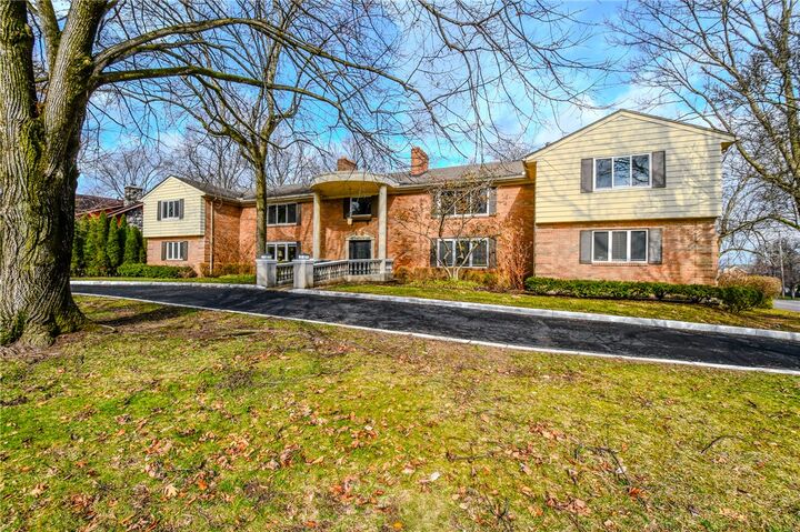 Property Photo: 121 E Schantz Avenue 3 OH 45409