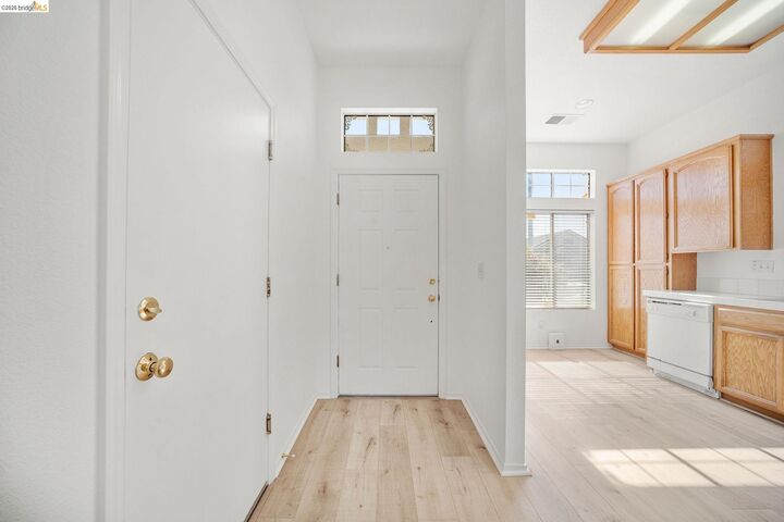 Property Photo:  1759 Laurelgrove Ln  CA 95376 