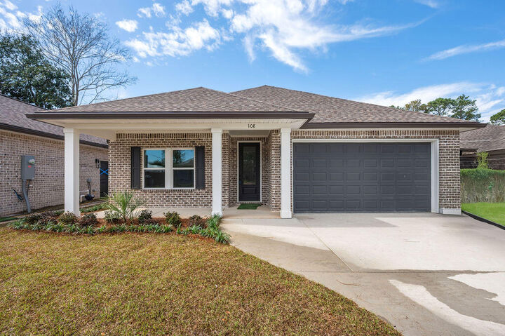 Property Photo: 108 Owen Street FL 32578