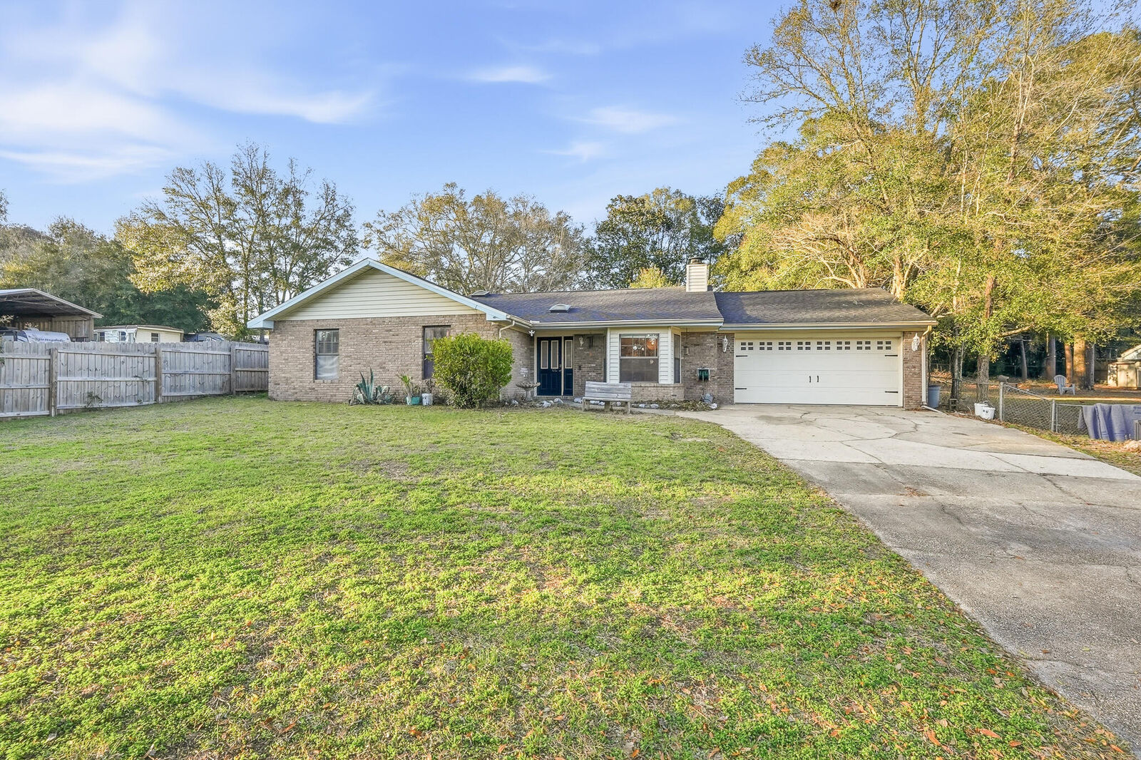 Property Photo: 271 Willow Avenue FL 32439