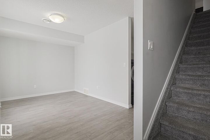 Property Photo:  20 Augustine Crescent 31  AB T8H 0Z8 