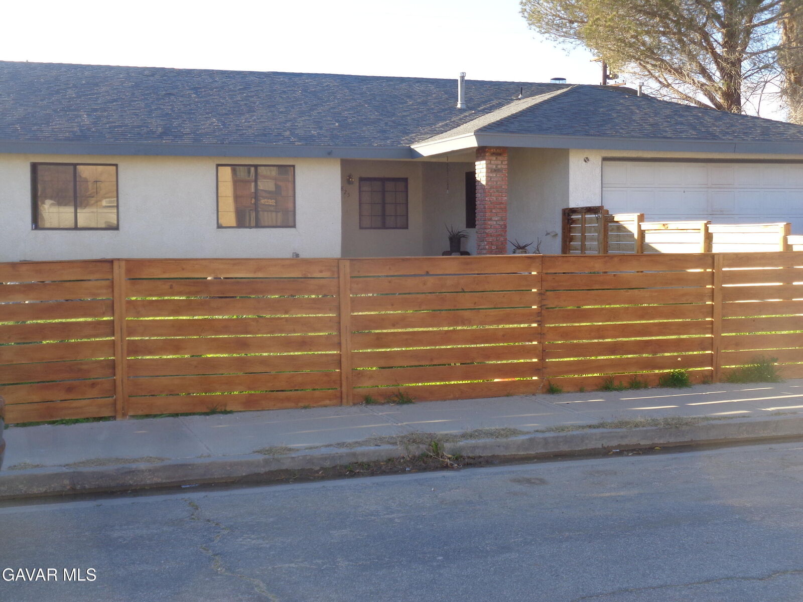 Property Photo:  2825 W 28th Street  CA 93560 