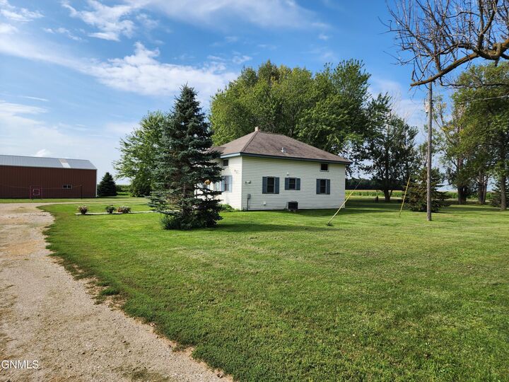 Property Photo:  10808 94th Street SE  ND 58474 