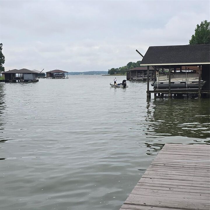 Property Photo: 560 Lake Grove Drive TX 77331