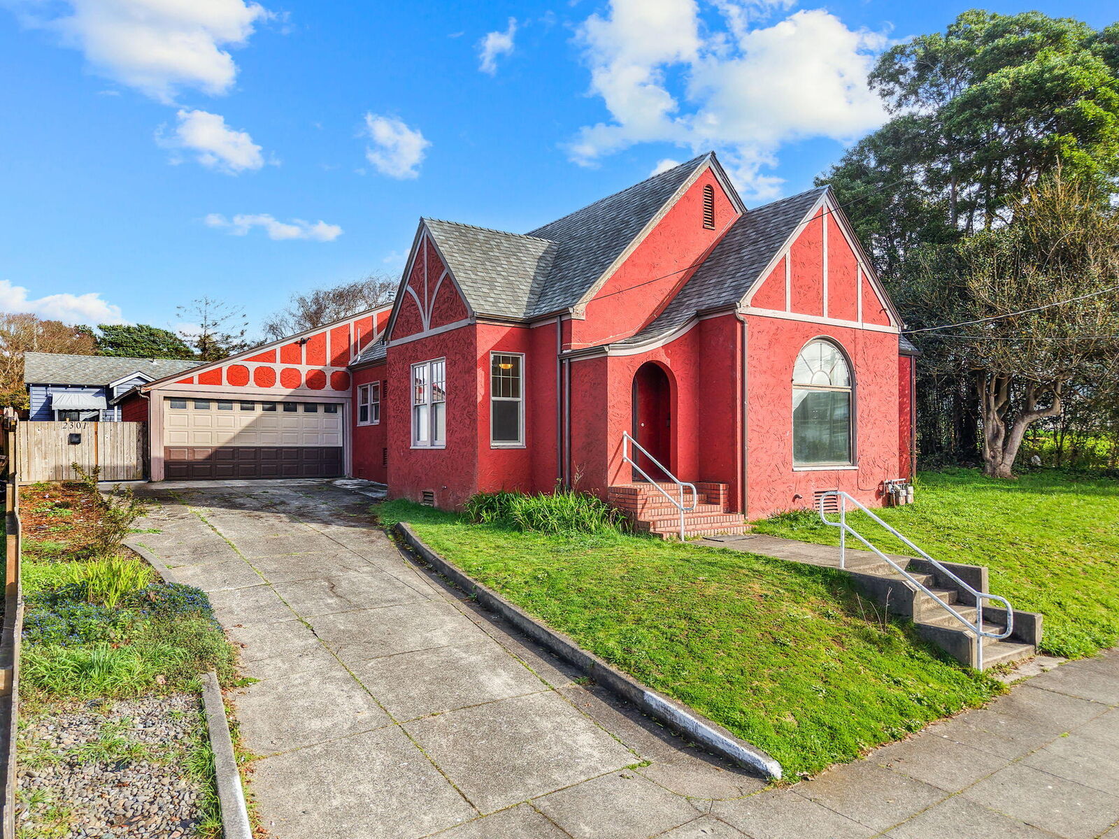 Property Photo:  2303 Union Street  CA 95501 