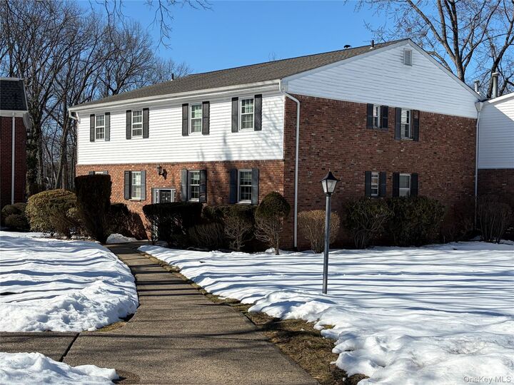 Property Photo:  7 Essex Lane B3  NY 10901 