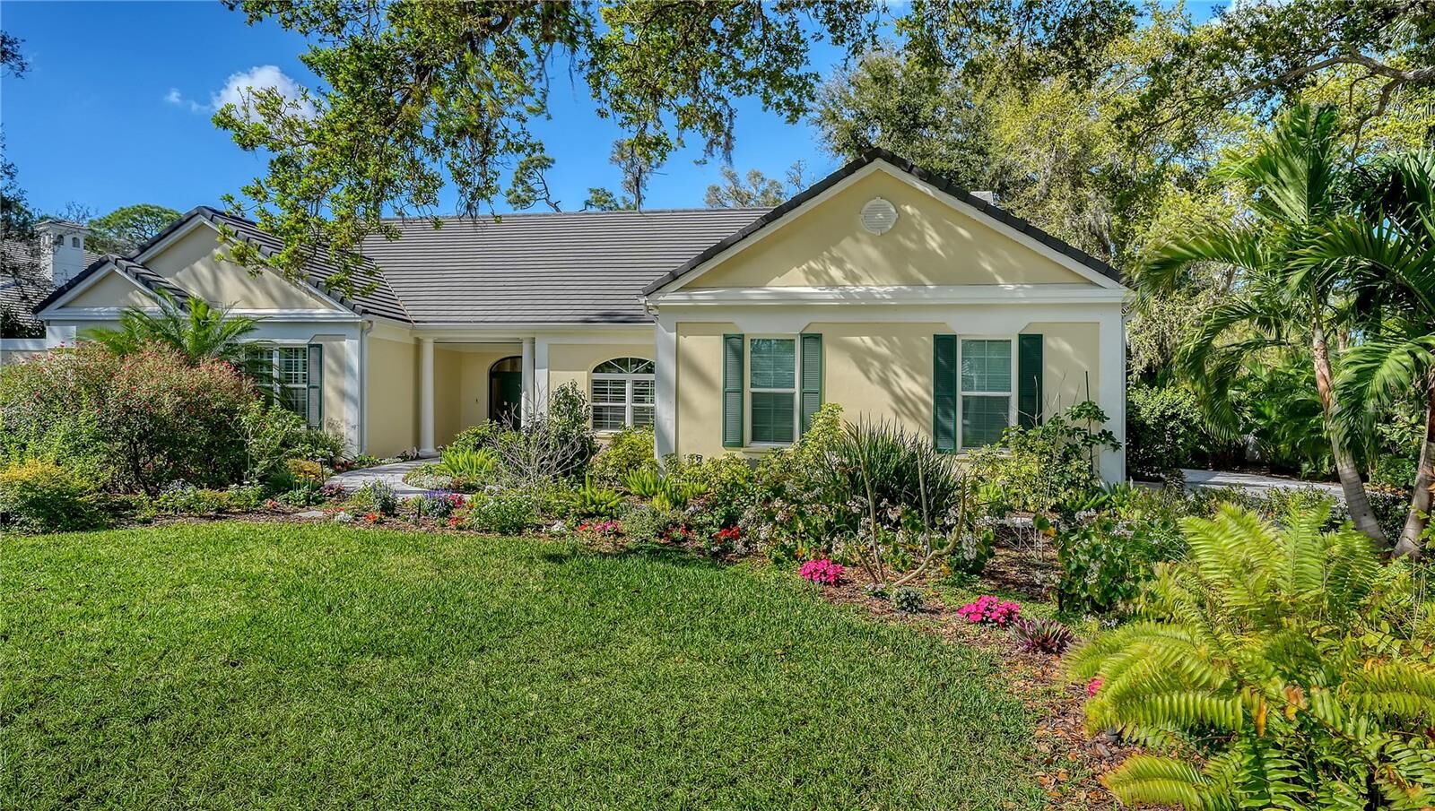 Property Photo:  140 Sugar Mill Drive  FL 34229 