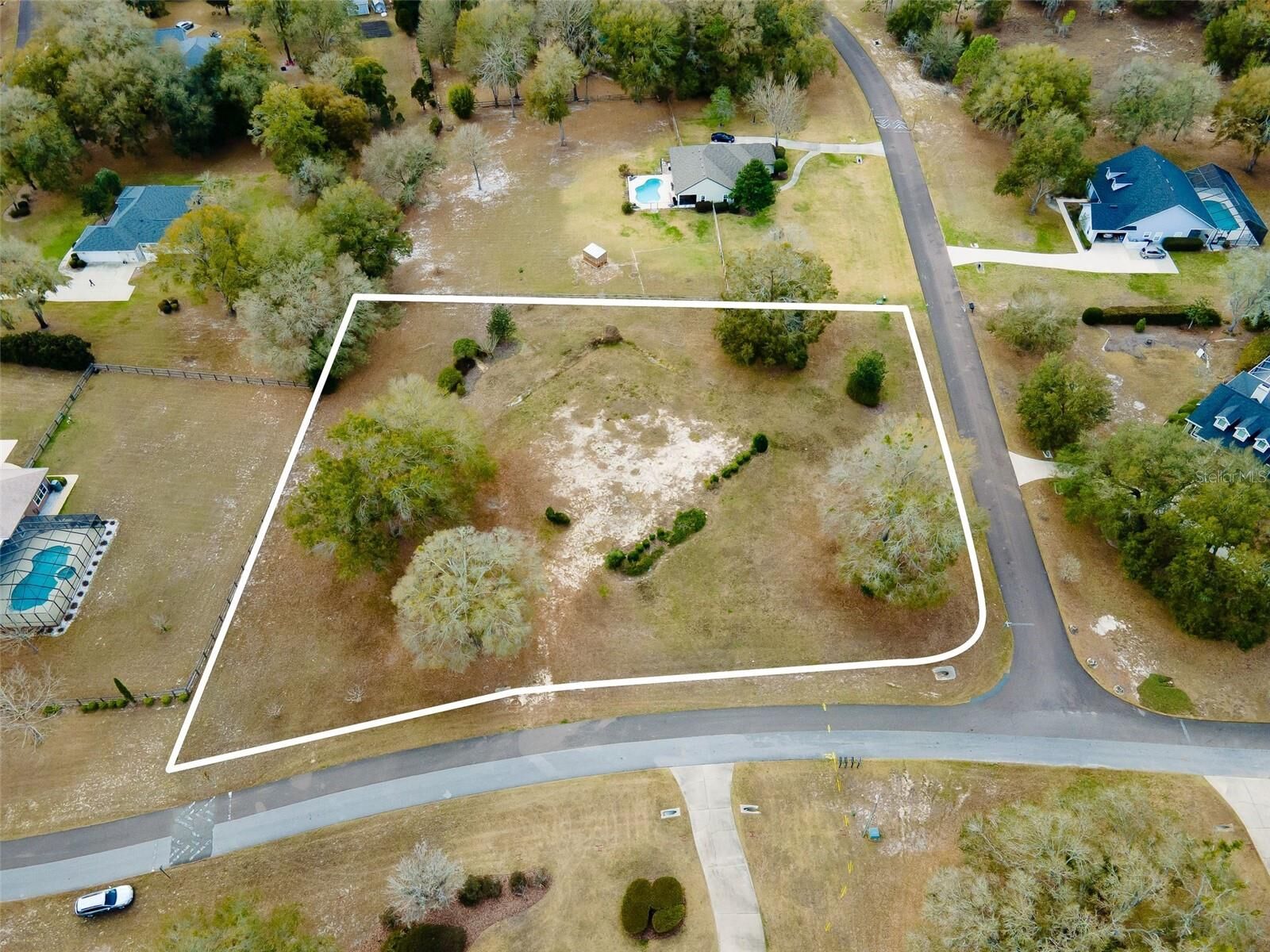 Property Photo:  9050 SW 84th Street  FL 32608 