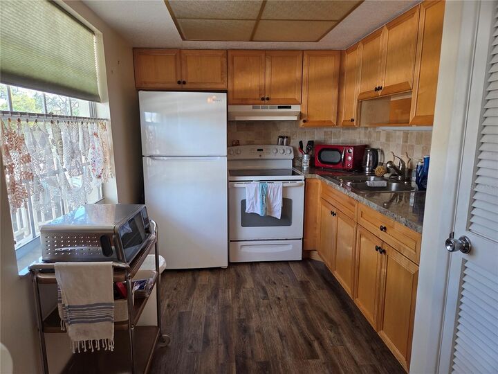 Property Photo:  960 Virginia Street 207  FL 34698 