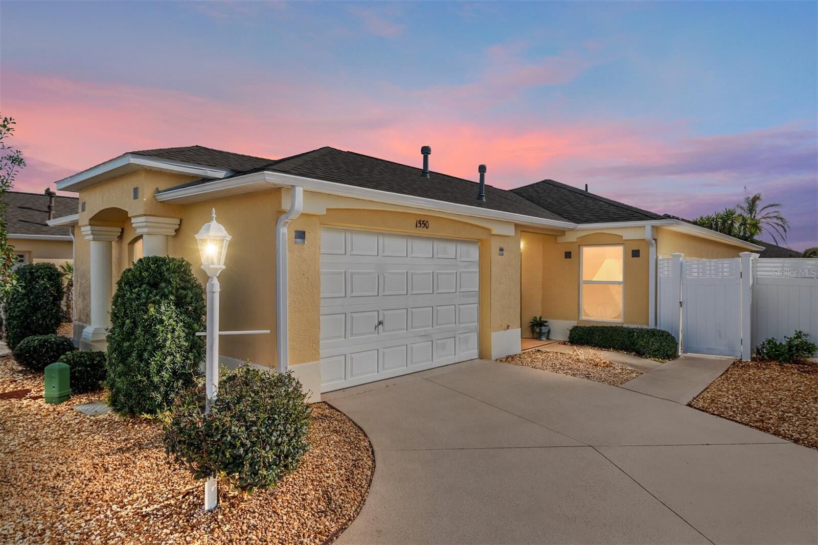 Property Photo: 1550 Lime Grove Lane FL 32162