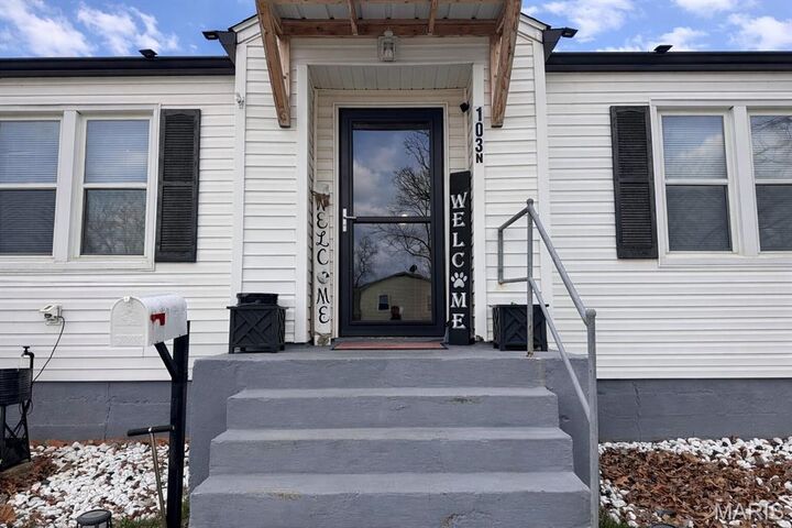 Property Photo:  103 N Country Lane  MO 63601 