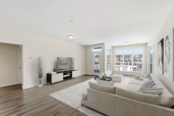 Property Photo:  1905 N Water St 303  WI 53202 