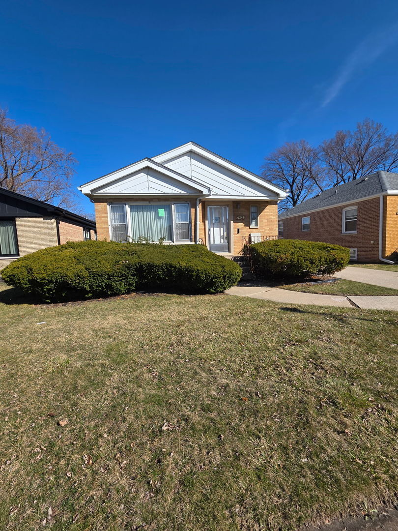 Property Photo:  9243 S Francisco Avenue  IL 60805 