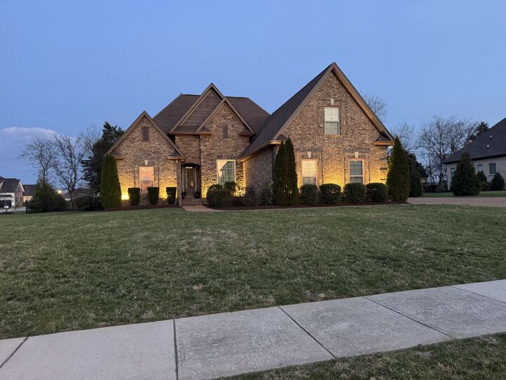 Property Photo:  901 Larkspur Ln  TN 37087 