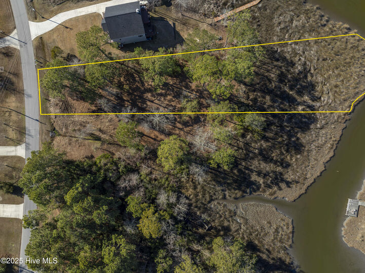 Property Photo: 327 Chadwick Shores Drive NC 28460