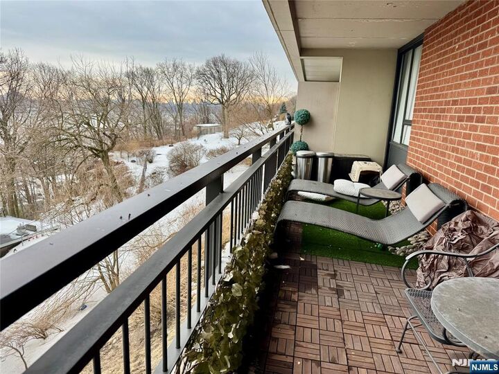 Property Photo:  4 Horizon Road G-20  NJ 07024 