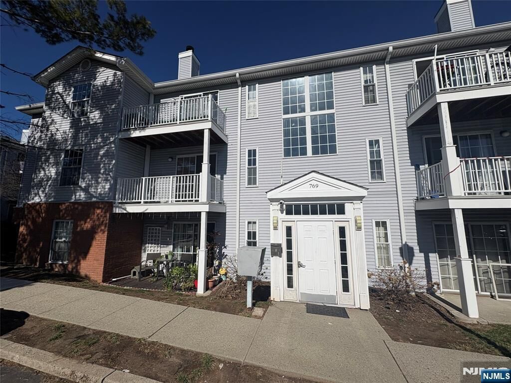 Property Photo:  769 Summer Avenue 2C  NJ 07104 