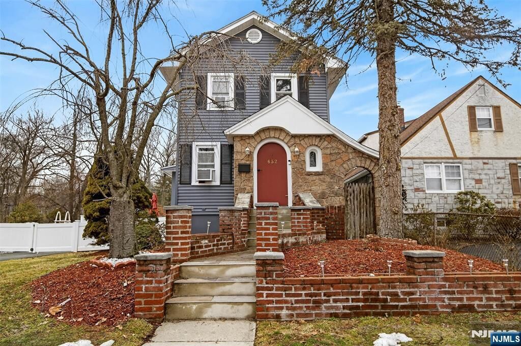 Property Photo:  652 Harvard Street  NJ 07646 
