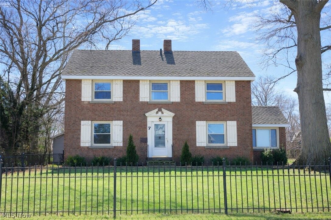 Property Photo: 7 Coveland Drive OH 44012