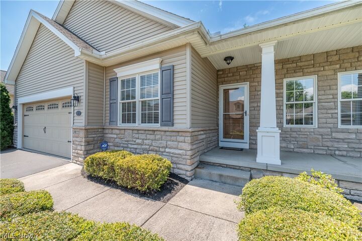 Property Photo:  30 Barnstone Lane 18  OH 44406 