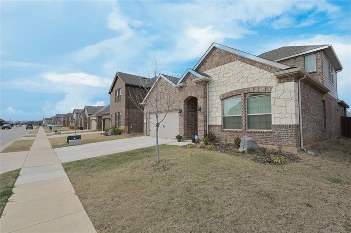 Property Photo: 10013 Gray Barrel Drive TX 76227