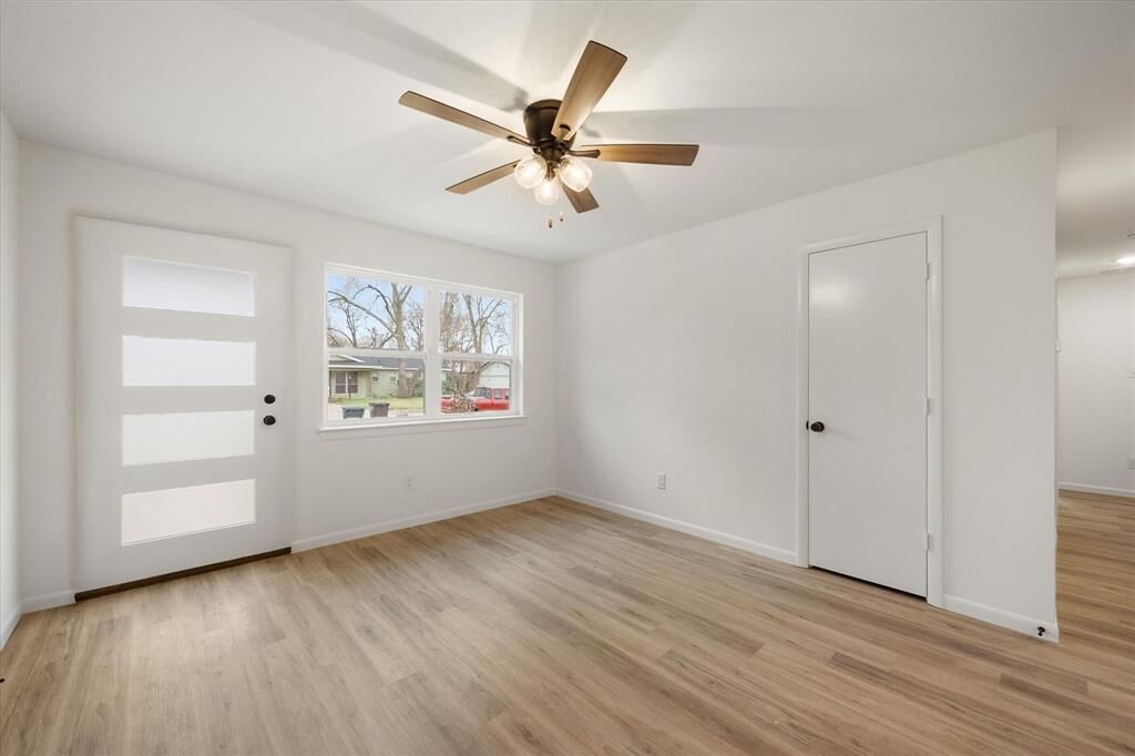 Property Photo: 5508 Westcrest Drive TX 76134