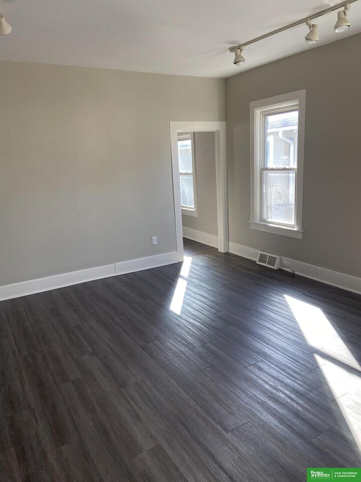 Property Photo: 200 S Thomas Street NE 68025