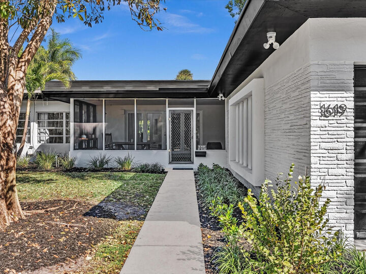 Property Photo:  1619 SE 4th Street  FL 33301 