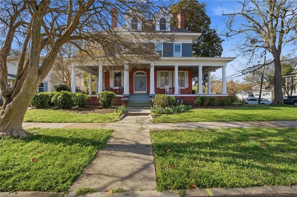 Property Photo:  1055 Cambridge Cres 4  VA 23508 