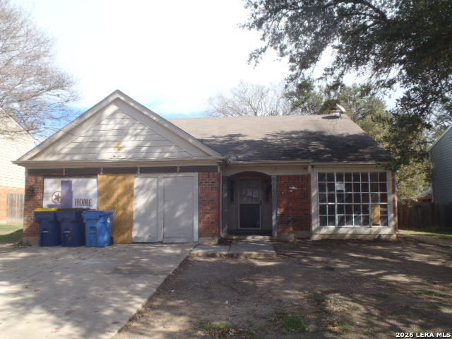 Property Photo:  325 Sunrose Ln  TX 78108 