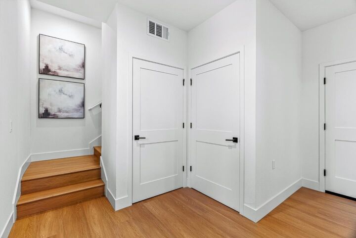 Property Photo: 943 Woodside Road CA 94061