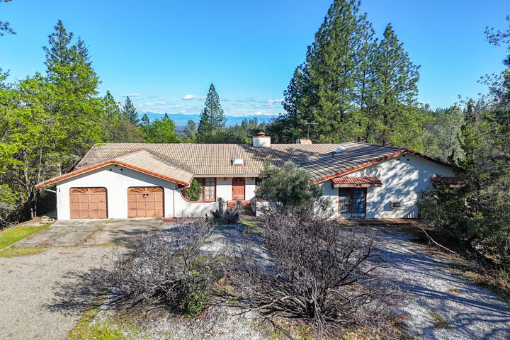 Property Photo: 12852 Walker Ridge Drive CA 96003
